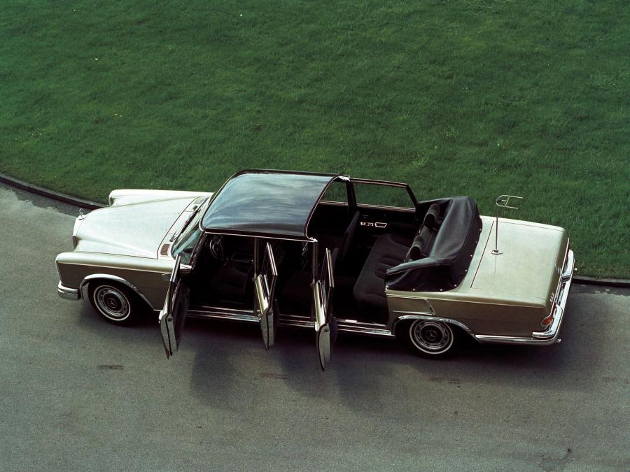  Mercedes-Benz S600 Pullman Landaulet 1965 года  (фото 2 из 8)